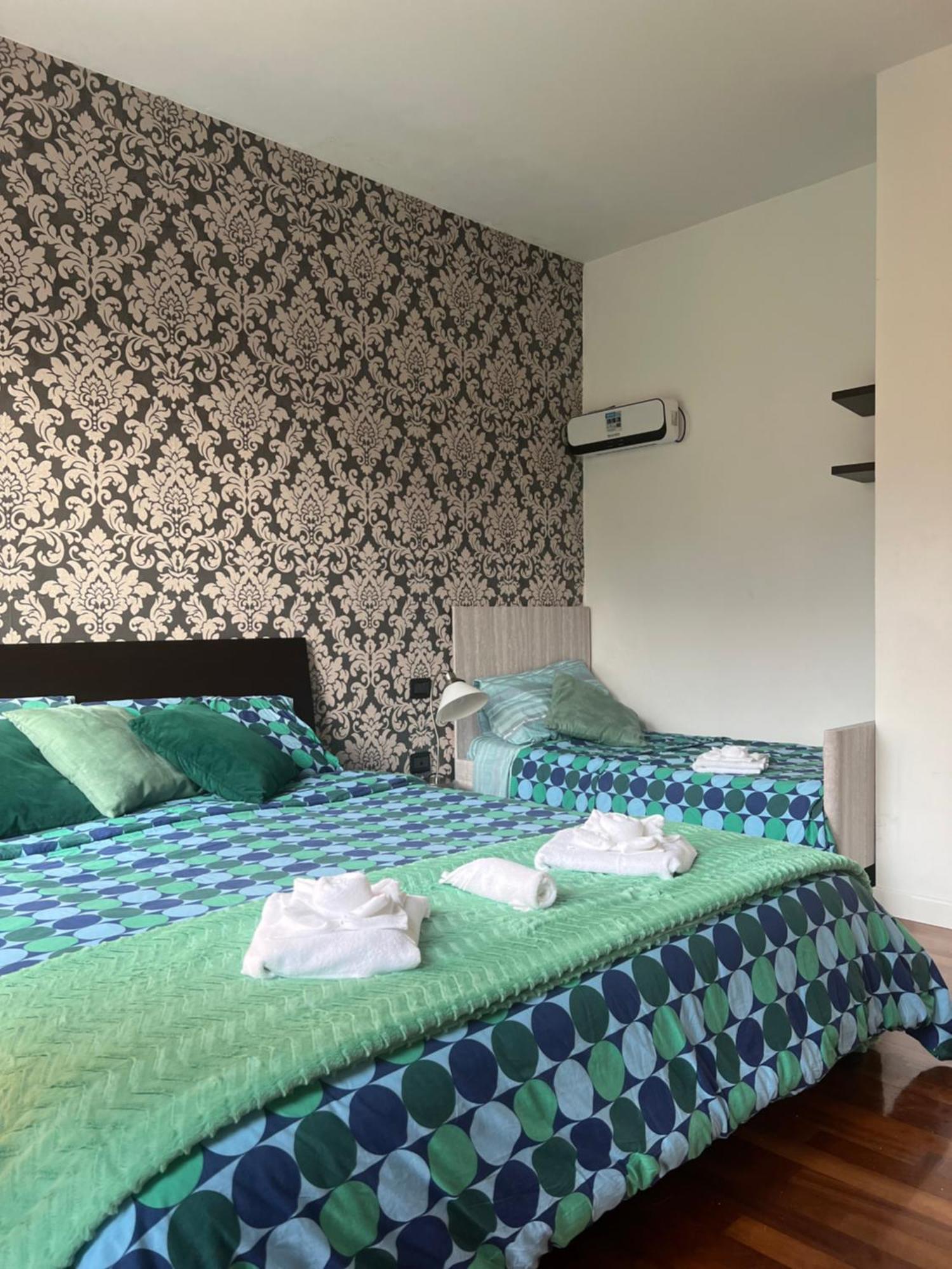 B&B Resilienza - Camera Privata Con Bagno Лекко Экстерьер фото